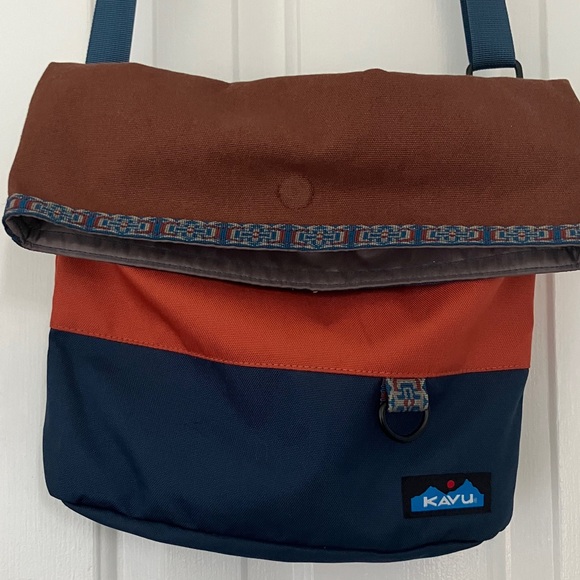 Kavu Handbags - KAVU Tri-Color Crossbody Bag - Brown, Orange, and Blue